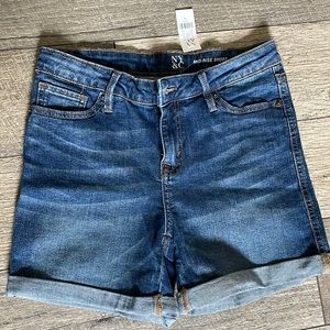 NY&co mid rise denim short